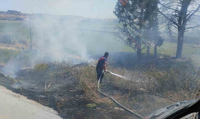 Bandırma'da farklı noktalarda çıkan ot ve çöp yangınları söndürüldü