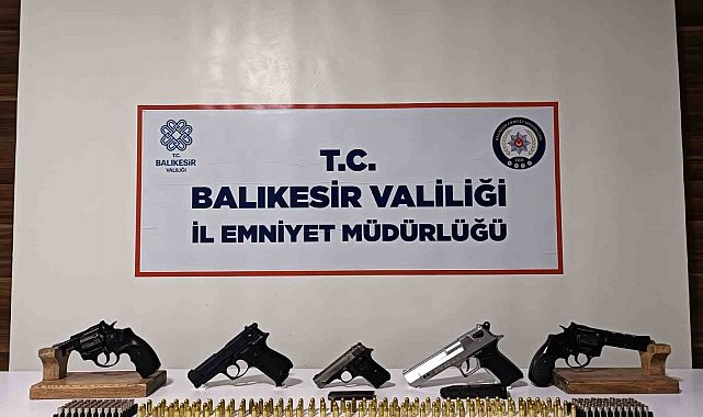 Bandırma'da ruhsatsız silah operasyonu