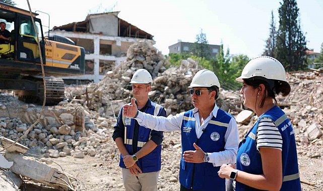 Başkan Aras, Huzurevi yenileme çalışmalarını inceledi