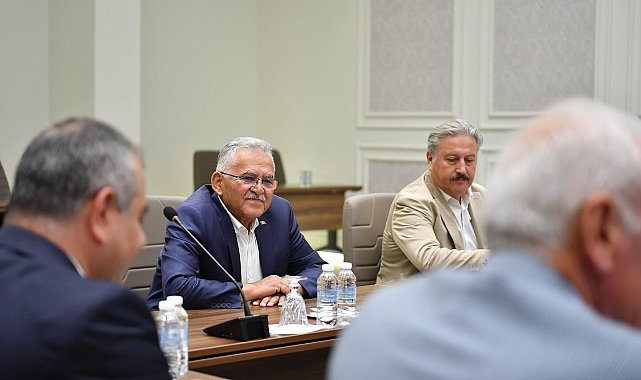 Başkan Büyükkılıç'tan Melikgazi'de 'Yatırım Değerlendirme Toplantısı'