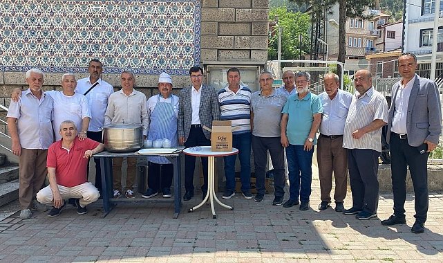 Başkan Kahveci, İstiklal Mahallesi'ndeki aşure etkinliğine katıldı