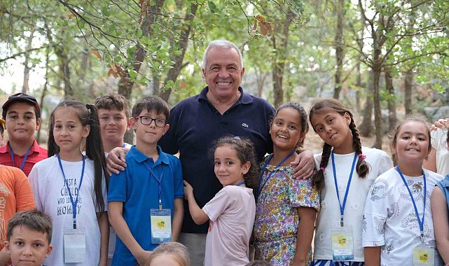 Başkan Şadi Özdemir, Nilüfer Doğa ve Bilim Yaz Okulu'ndaki öğrencilerle buluştu