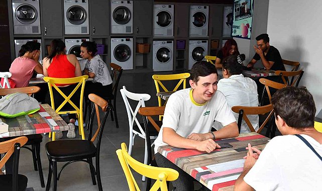 Başkan Seçer: "Gençler, hayallerinizi birlikte gerçekleştirmek için sizleri Mersin'e bekliyoruz"