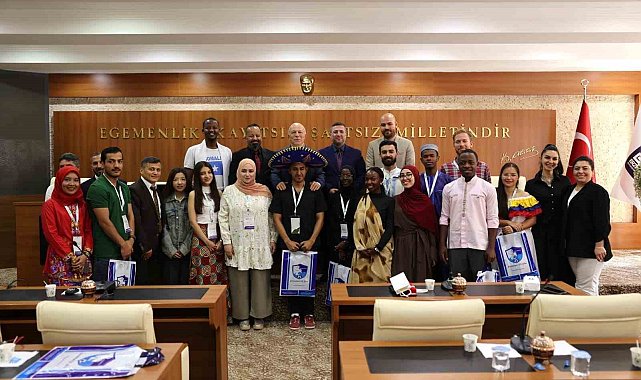 Başkan Sekmen'e yabancı öğrenci ziyareti