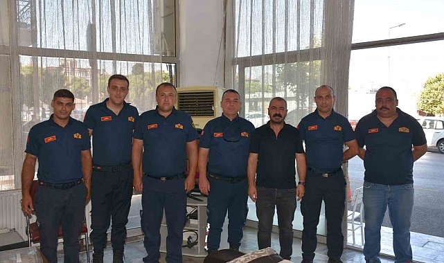 Başkan Zencirci'den ateş savaşçılarına börek ikramı