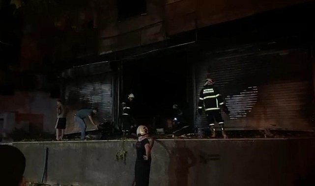 Batman'da havai fişek deposunda yangın paniği