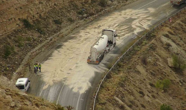 Batman'da yola dökülen yağ ulaşımı aksattı