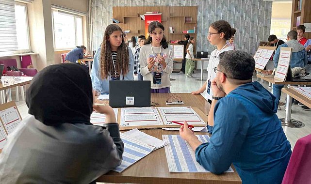 Bayburt Deneyap Atölyesi öğrencileri projelerini sergiledi