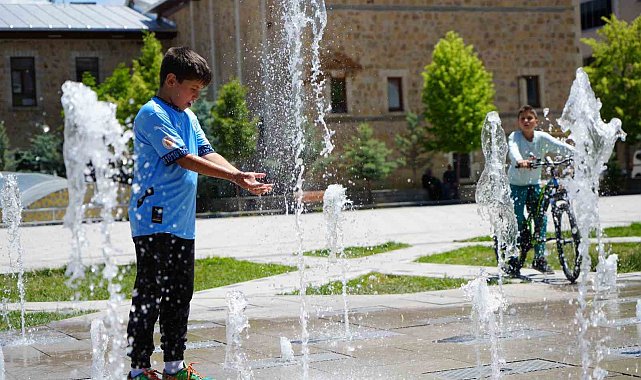 Bayburt'ta hafta sonu kavurucu sıcaklar yeni haftada sağanak yağış etkili olacak