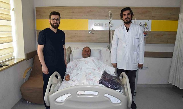 Bayburt'ta kalp yetersizliğiyle 4 senedir mücadele eden hastaya şoklama özelliği bulunan kalp pili takıldı