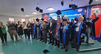 BEUN Tazelenme Üniversitesi'nde mezuniyet sevinci
