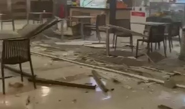 Beylikdüzü'nde AVM'nin yemek katının asma tavanı çöktü