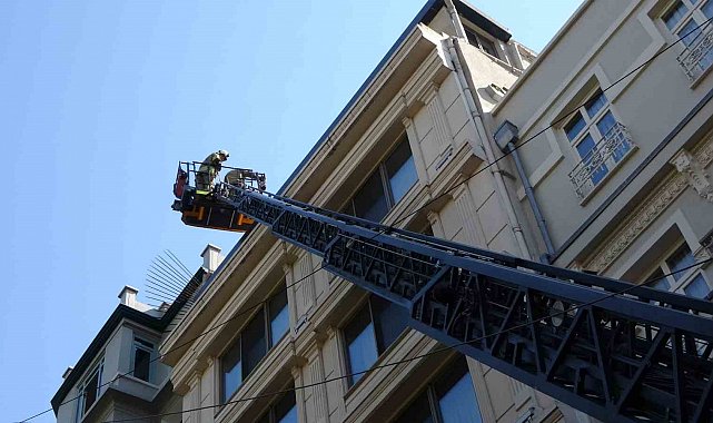 Beyoğlu'nda bir otelde yangın paniği