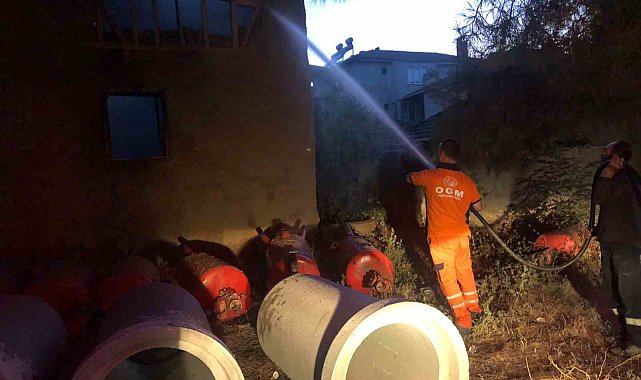Bilecik'te metruk evde çıkan yangın korkuttu
