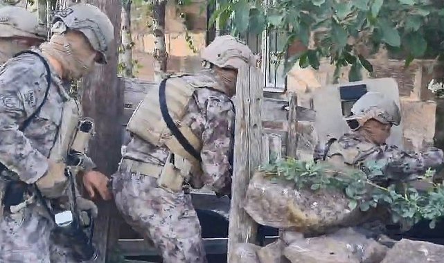 Bitlis merkezli suç örgütü operasyonunda 22 kişi gözaltına alındı