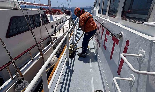 Bodrum'da su alan tekneyi KIYEM ekipleri müdahale etti