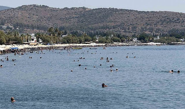 Bodrum'da termometreler şaştı, sahillerde iğne atsan yere düşmedi