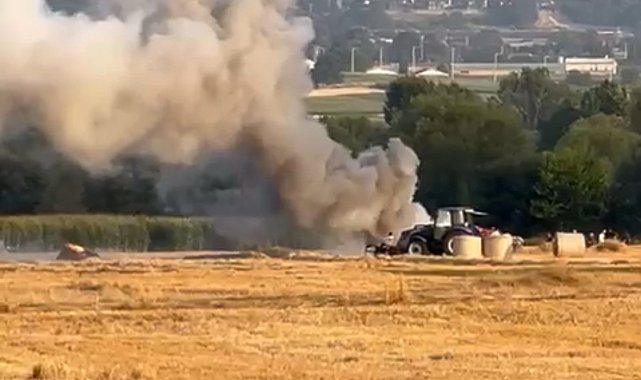 Bolu'da balya makinesi yandı, tarlada anız yangını çıktı