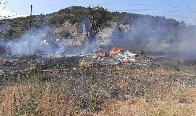 Bolu'da facianın eşiğinden dönüldü: Tarlada çıkan yangın ormana sıçramadan söndürüldü