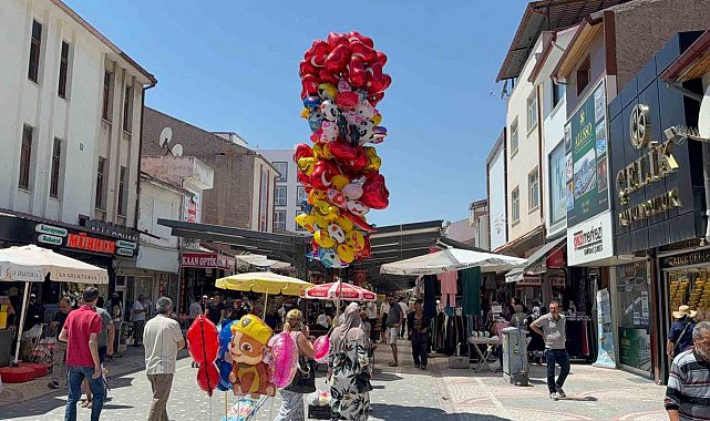 Bu ilçede 45 bin olan nüfus yazın 200 binlere çıkıyor