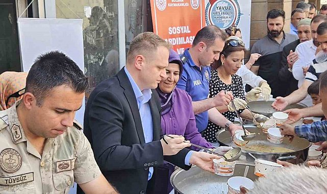 Bulanık Kaymakamlığından 3 bin kişiye aşure ikramı