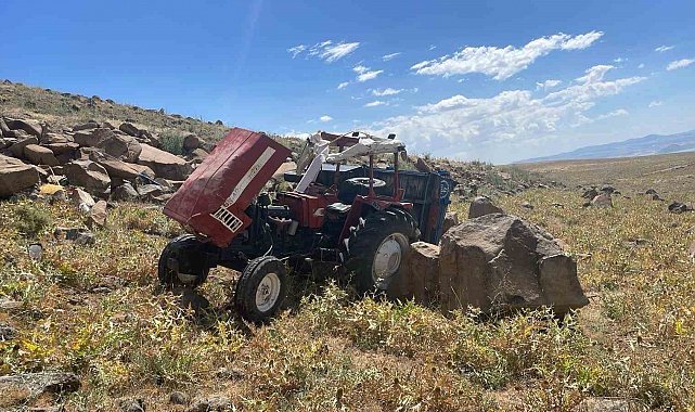 Bulanık'ta traktör uçuruma yuvarlandı: 1'i ağır 3 yaralı