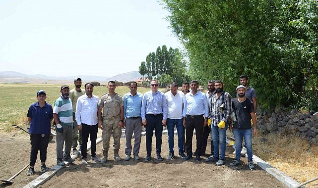 Bulanık'ta yol asfaltlama çalışması