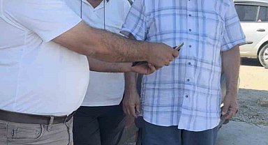 Bulduğu içi para dolu cüzdanı sahibine teslim etti