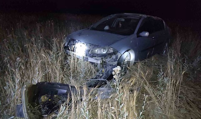 Burdur'da otomobil tarlaya uçtu: 2 yaralı