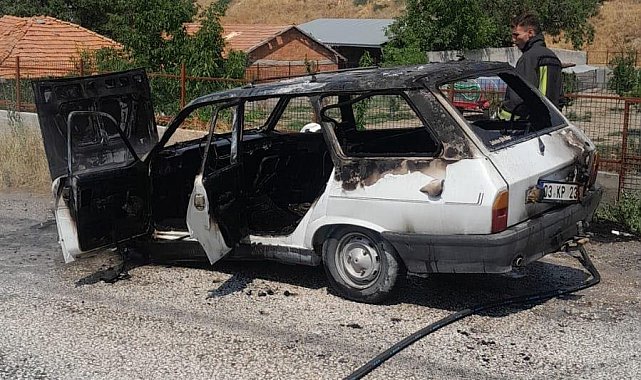 Burdur'da seyir halindeki araç yandı