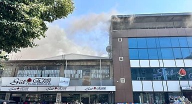 Bursa'da tekstil atölyesinin çatı katında yangın