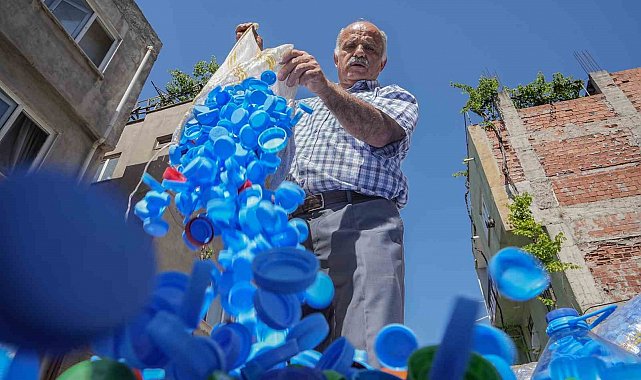 Bursa'nın sessiz kahramanı 3 yılda topladığı 2 milyon kapakla ihtiyaç sahiplerine destek oldu