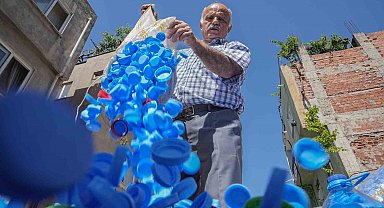 Bursa'nın sessiz kahramanı 3 yılda topladığı 2 milyon kapakla ihtiyaç sahiplerine destek oldu