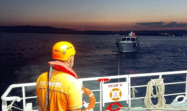 Çanakkale Boğazı'nda sürüklenen teknedeki 6 kişi kurtarıldı