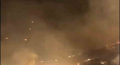 Çanakkale'de çıkan orman yangınında yoğun rüzgar ve alevlerle mücadele devam ediyor