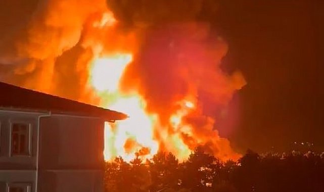 Çekmeköy'de fabrika yangını: Yanan fabrika havadan görüntülendi