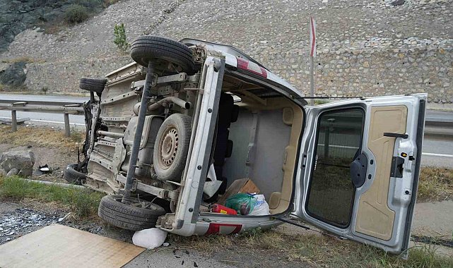Cenaze yolunda kaza: 1 ölü, 1 yaralı