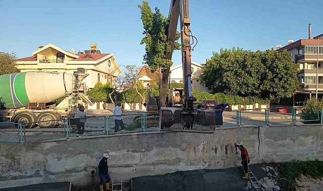 Cetvel Kanalı'nda tadilat sırasında kaldırım taşları ve zemin zarar gördü