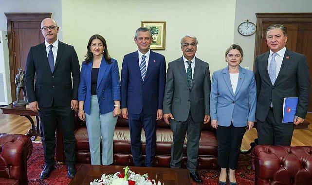 CHP lideri Özel, DEM heyetini kabul etti