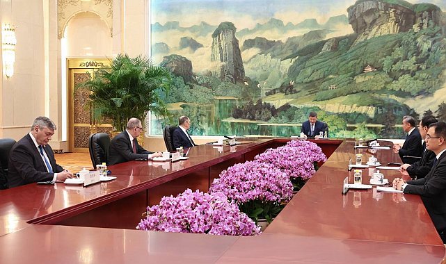 Çin Devlet Başkanı Xi, Lavrov'u kabul etti