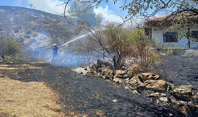 Çorum'da otluk alanda yangın: Evlere sıçramasını itfaiye önledi