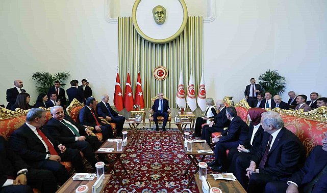 Cumhurbaşkanı Erdoğan: "Çok kutuplu dünyada Türkiye'miz yeni bir kutup başı olarak İnşallah hak ettiği yeri alacaktır"