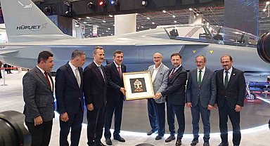 Cumhurbaşkanı Yardımcısı Cevdet Yılmaz IDEF 2025 fuarını ziyaret etti