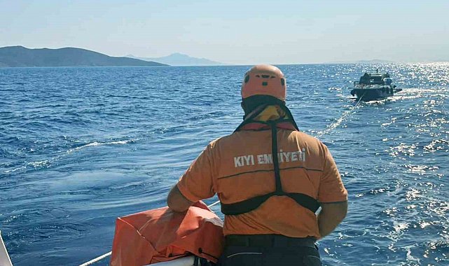 Datça açıklarında sürüklenen tekne kurtarıldı