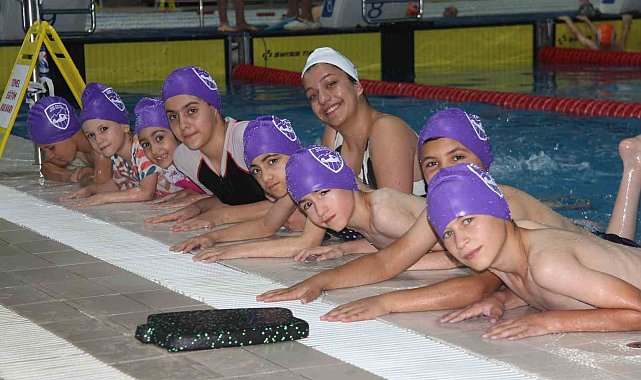 Denizi olmayan Gaziantep'te günlük 3 bin kişiye yüzme öğretiliyor