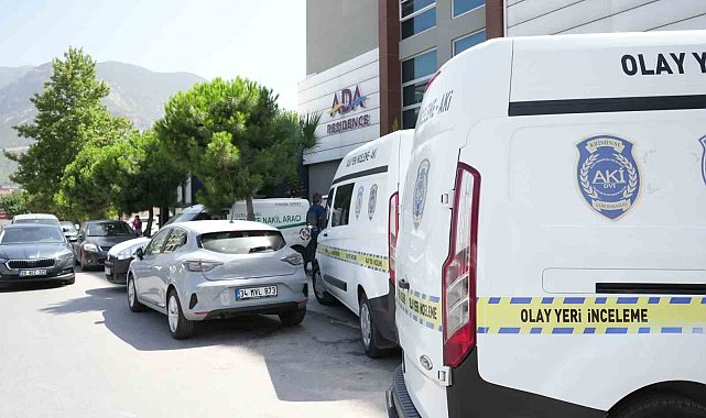 Denizli'de polis memuru kaldığı apartta ölü bulundu