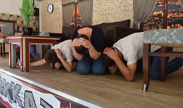 Deprem'i yaşadılar