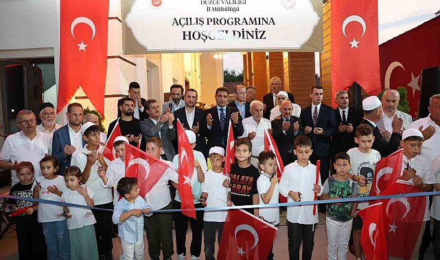 Depremde yıkılan Pırpır Köyü Cami yeniden inşa edilerek ibadete açıldı