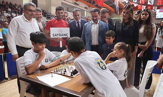 Depremzede yetim ve öksüz çocuklara umut olan Yüreğimizdeki Işık Projesiyle yaz tatilinde 3 bin 496 kurslarda eğitim görecek