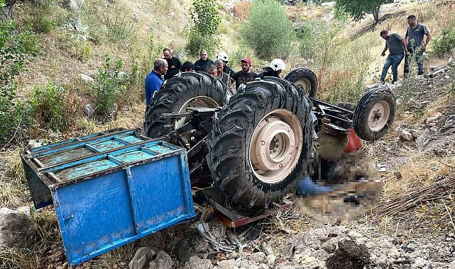 Dereye taş dökerken devrilen traktörün altında kaldı, cansız bedeni 1 saat sonra bulundu